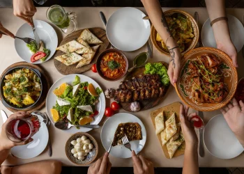 The Socialization of Global Cuisine: Food Sharing and Social Platforms