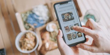The Rise of Virtual Restaurants and Cloud Kitchens: The Future of the Food Industry in the Era of Online Ordering