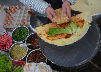 Re-defining Local Flavors: The Revival of China’s “Local Diners” and Global Culinary Trends