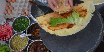 Re-defining Local Flavors: The Revival of China’s “Local Diners” and Global Culinary Trends