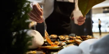 Combining Traditional and Modern Cooking Techniques: Bringing Fresh and Meaningful Dining Experiences to Consumers