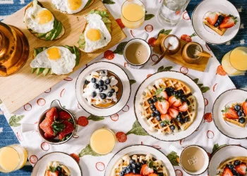 The Role of Food Photography and Short Videos on Social Platforms: A New Era of Personal Culture and Lifestyle Expression