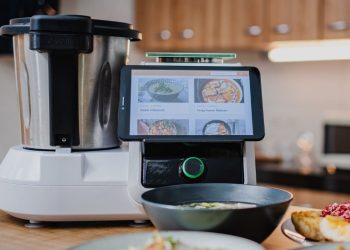 Smart Kitchen Devices: 3D Food Printers, Smart Ovens, and AI Cooking Assistants Entering Homes and Restaurants