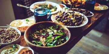 Popular Fusion Recipes: Mexican Sushi, Thai Burgers, Indian Pizza, and the Rise of Multicultural Culinary Creations