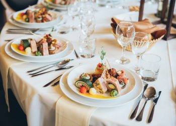 Paris: A Fusion of Haute Cuisine and Bistro Culture — The Rise of Refined Small Restaurants