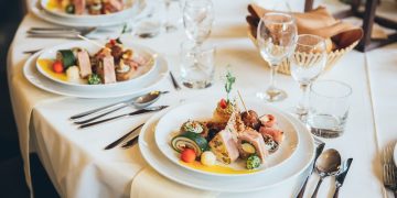 Paris: A Fusion of Haute Cuisine and Bistro Culture — The Rise of Refined Small Restaurants